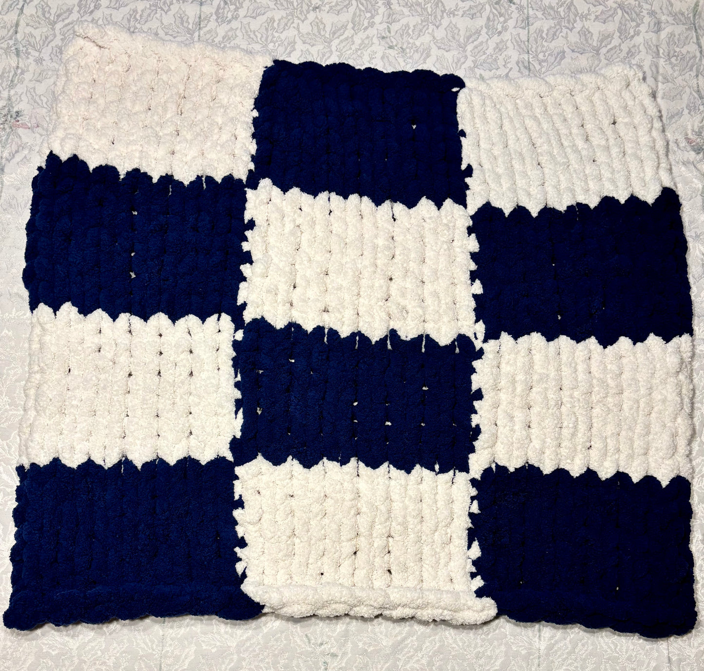 Checkered Chunky-Knit Blanket